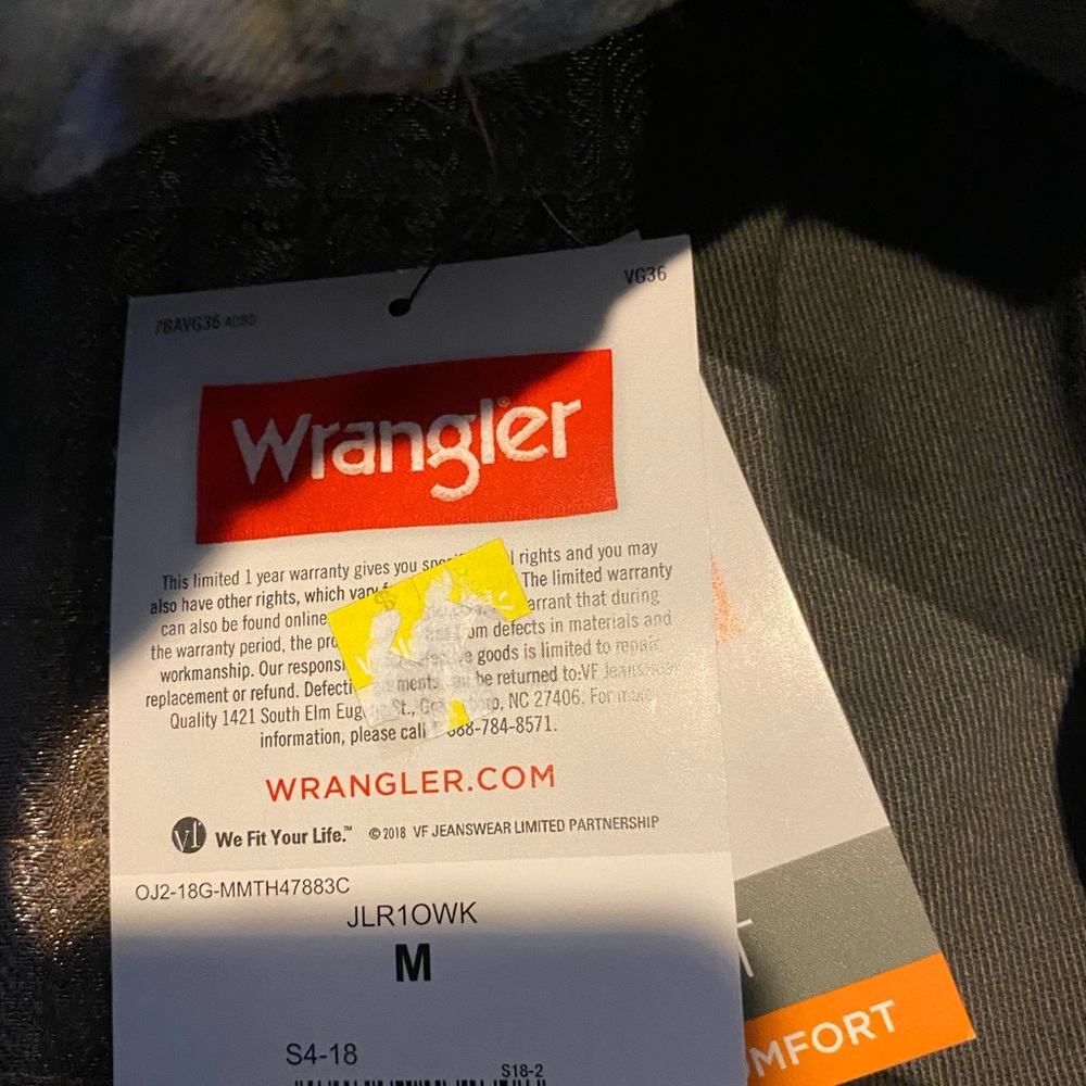 Button down camo - Picture 2 of 3